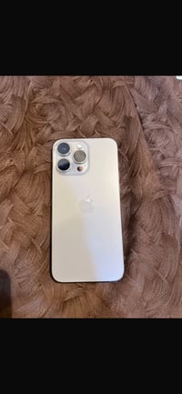 ايفون ١٥ برو ماكس ٢٥٦بطاريه ٨٦جهاز نضيف جدا مبدل بي شاشه اصليه فقط سعر...