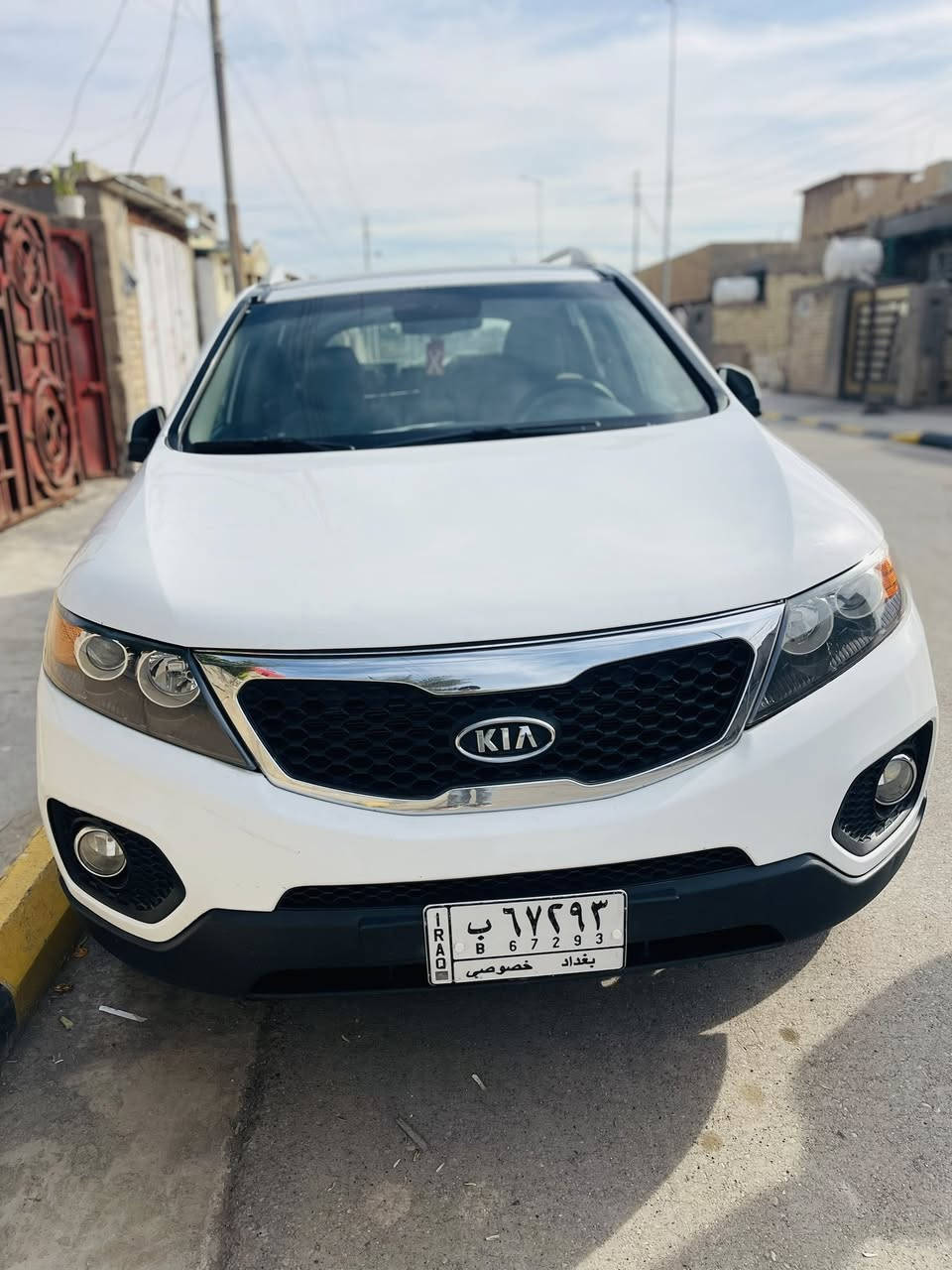 السلام عليكم سورنتو للبيع وارد خليجي كفاله عامه موديل 2012 العنوان واسط الحفريه سقف بنيرامه 
محرك 6
3قطع تبريد 
سبع مقاعد 
رادار خلفي
كامره خلفيه 
رقم بغداد 
السياره بسمي
السعر 172$

‭٠٧٧٣ ٢٢٢ ٣٧٩١‬
