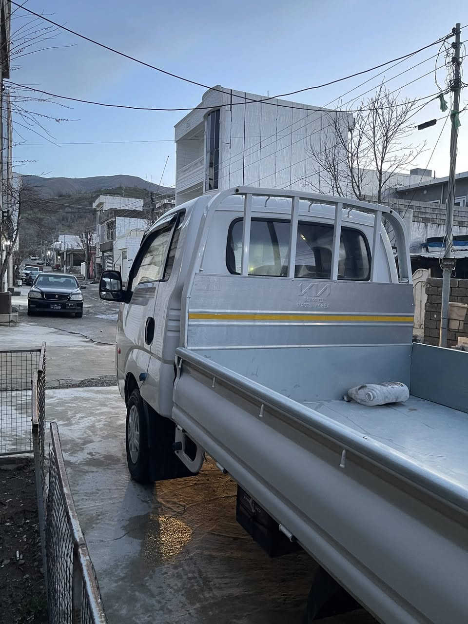 2015لۆک و سفر و دانسقە
ماشاللە ماشاللە 

بەشەرتی هەموو شتێک 

یەک ڕەخنەی ماقولت لێ گرت 5گەڵا ببڕە

یەک قەترە ڕزیووی بەدڵی خۆت پارە ببڕە 

وەسفی ناوێ سەیارەکە خۆی ئەدوێ
سعری 78گەڵا

***********

***********
