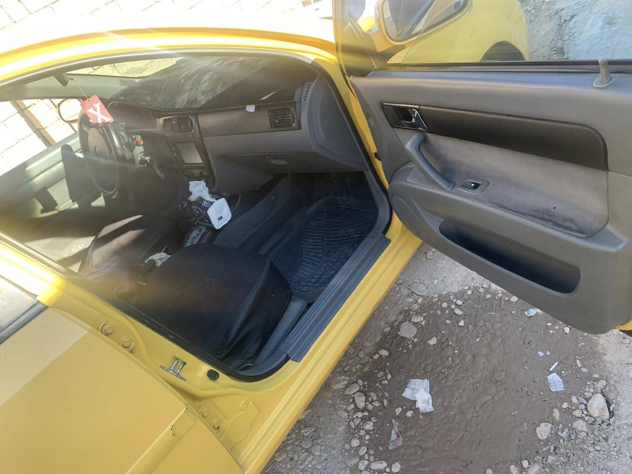 سلام عليكم اوبترة موديل 2011سيارة خير من الله كير ومحرك بشرط كير وتو سيارة بدون ضربة تبريد شغال سيارة شرط الغرامة وهيئة مصفر سعر ٦٥ وبي مجال عنوان ديالى خانقين ***********
