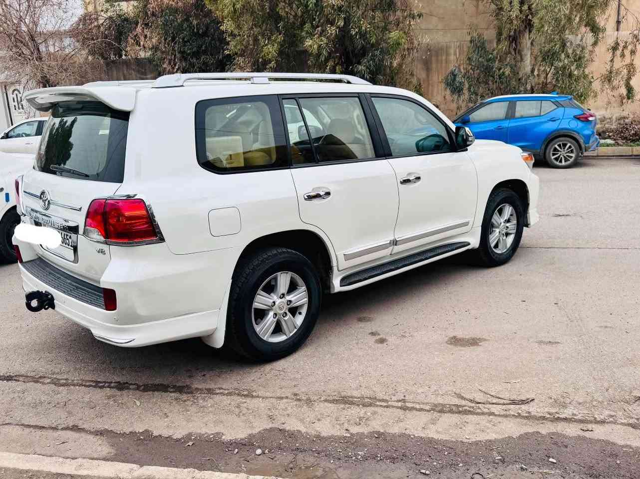 لاندكروز البيع موديل/ 2013/ فول موصفات / GXR/V8

السياره بدون صبغ مكفوله/ فقط مكانين بيها BDRصغير 

ماشيه / 200/ كيلومتر/ السياره بدون مصرف مابيها اي نقوصات/

كلها بشرط بسمي سياره تحويل وكاله بشرط لاستفسار ازيد اتصل 

او وتساب/ ***********

عنوان اربيل / ***********
