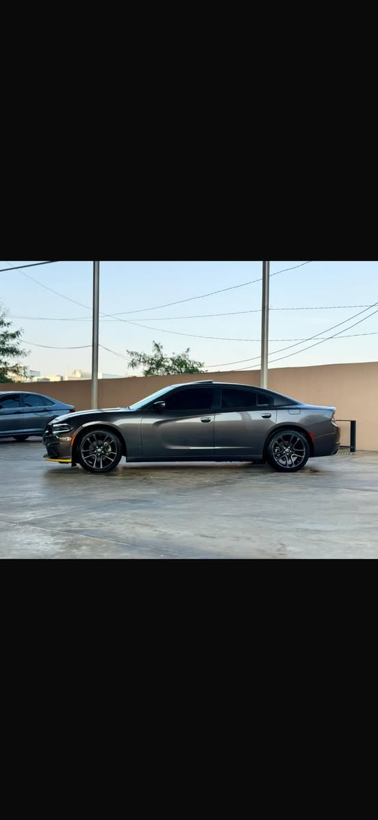 ارخص جارجر بالعراق كلهاا 2022 
180 ورقه قفل قفل 
خابر ما اجاوب خاص 
***********
جاملغ خلفي صبغ فقط والباب مبدل بلادي 
وحادث امريكا مرفقا بس بونيت مبدل بلادي ￼
