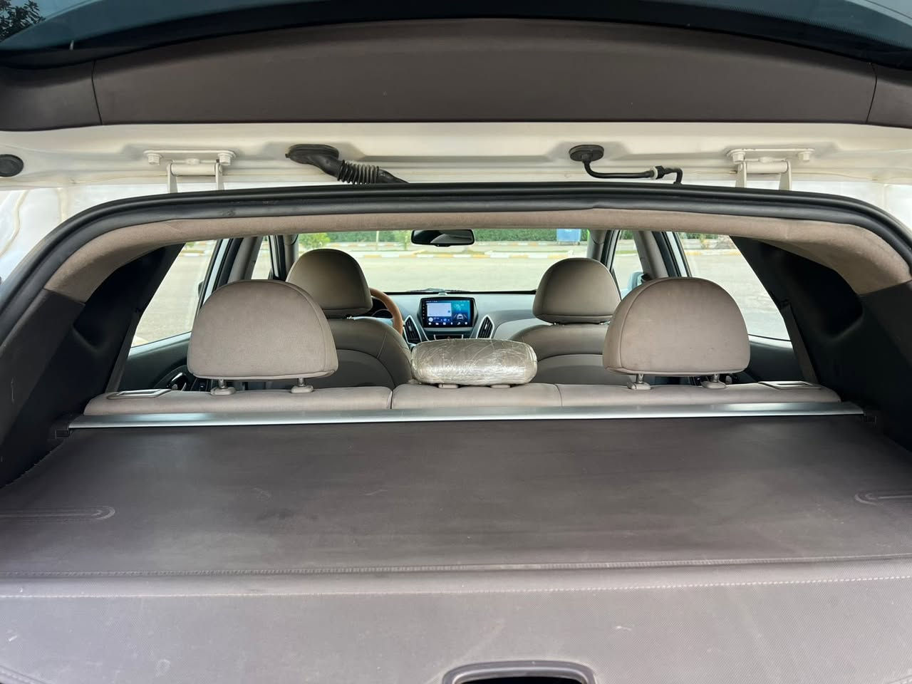 توسان ٢٠١٤ خليجي
سياره خليجيه نص مواصفات 
محرك گير مكفول 
رقم وسنويه كله جديد 
تخم تاير جديد 
سونار موجود بصور 
سعر ١٥٥ وبي مجال بسيط 
عنوان خانقين 
***********
