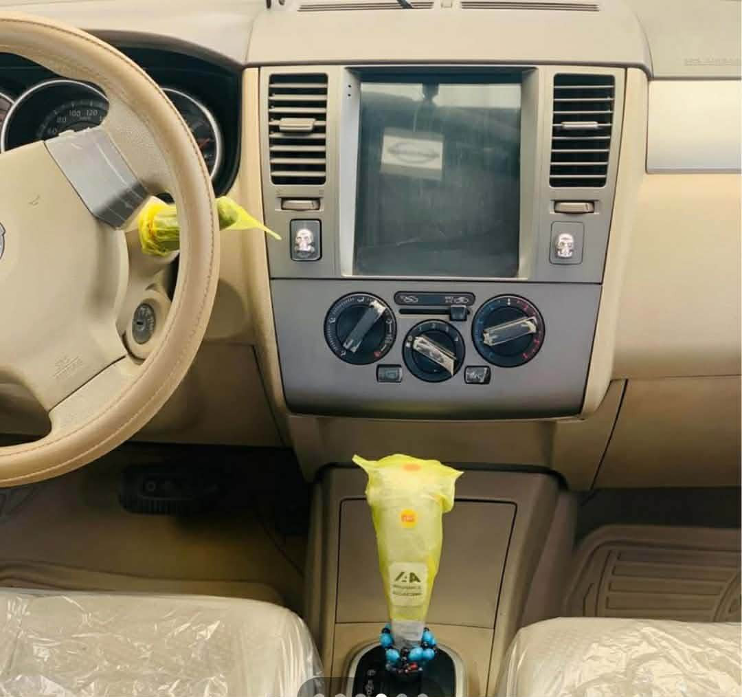 تیدا مۆدیل 2011 مەکینە گەرە ABS سپی بەفری دەرگای پشتەوە یەک بست سبوخی هەیە  نمونە لە جوانی  هەموو شتی بە شەرت و نویە  نرخی ١١٠      گەر موشتەری نی بیزارمان مەکە 
*********** أربيل, العراق
