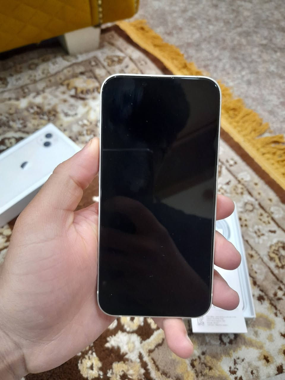 السلام عليكم جهاز للبيع ايفون13كامرتين كامل ملحقاته بطاريه87 ذاكره128 لجهاز بلاد عله وضع لشركه كلشي ما بي لاتصال عله صاحب لجهاز*********** اخوان انه مكلف بلنشر مو تجون خاص
