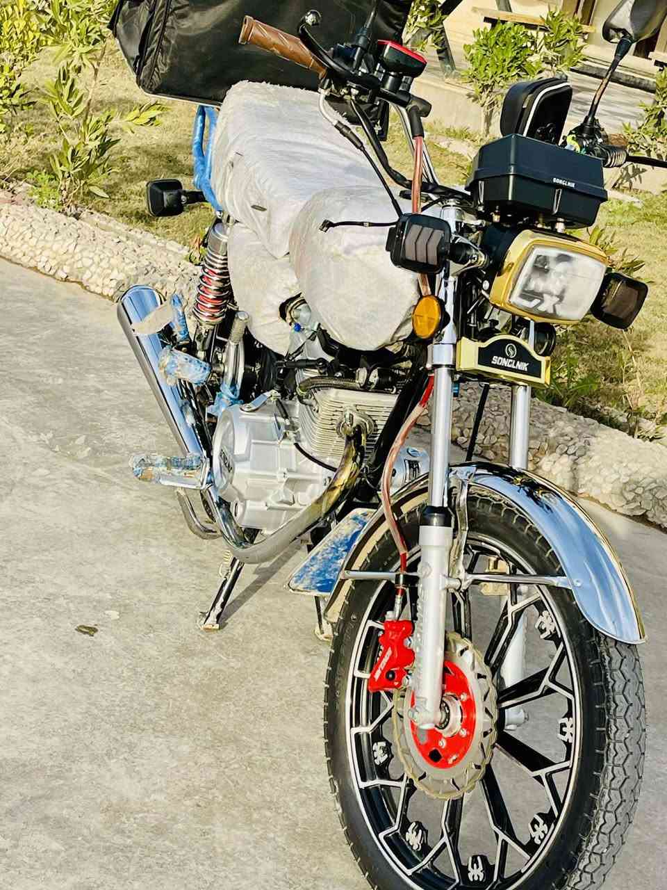 السلام عليكم للبيع دراجه سافان سونك موديل 2025
بصمه تشغيل عن بعد الدراجه خير من الله ونضيفه مكفوله 
اوراقه سكنر كامله السعر950وبيه مجال لشراي ‭٠٧٨٨ ٥٨٦ ٠١٩٦‬
