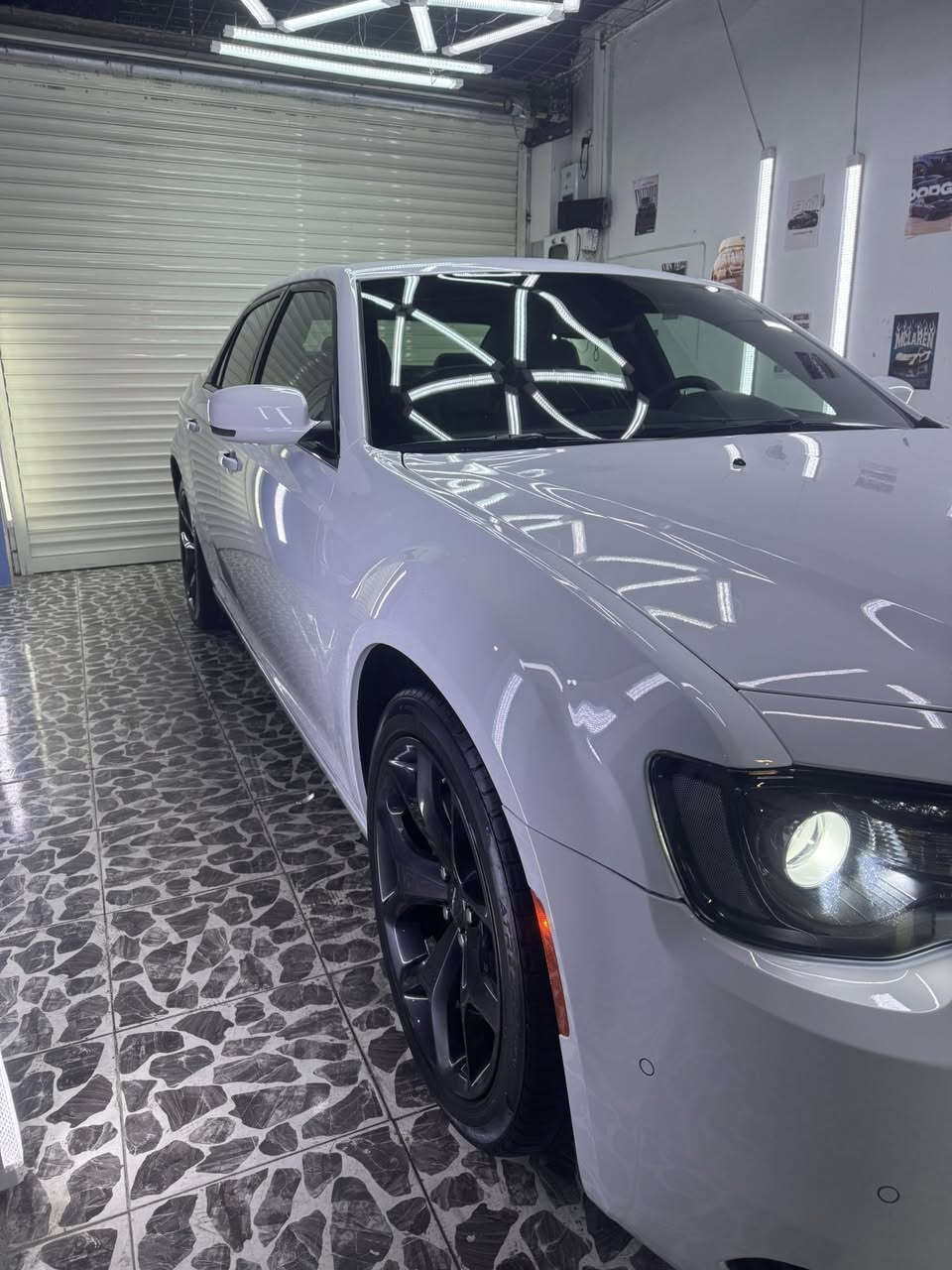 سلام عليكم اوباما للبيع موديل 2023 S  كلين  بدون صبغ وتعديل والشخط  مواصفات معروفة سيارة باسمي تحويل وكالة ثاني يوم للاستفسار ( ***********) السعر ( 360 ) $ بيها مجال بسيطة مكانه كركوك
