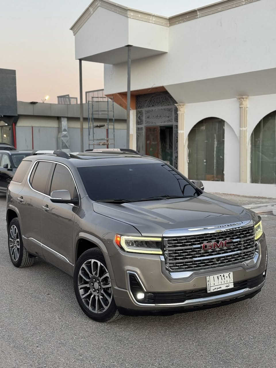 #المركبة    :  جي ام سي اكاديا 2022 فئة  دينلي اعلى فئه       لون ذهبي 
#الضرر      :  جاملغ خلفي ايسر و باب  و طرف بنيد 
المواصفات
1- جي ام سي  اكاديا 2022 لون ذهبي 
2- محرك4 سلندر حجم 2000تربو 
3- ويل حجم 18 اصلي مع طقم تاير اصلي 
4-بانوراما فتحتين 
5- قبق الجنطة كهربائي شفط
6- السيارة دفع رباعي 4x4 
7- بصمة 4 ابواب  وبصمة تشغيل وتشغيل عن بعد 
8- لايتات زينون عالي ناصي 
9- اشارات بالمرايا الجانبية مع حساسات الاجتياز 
10- غرفة السيارة جلد اسود اصل 
11- تحكم كهرباء لمقعد السائق فقط 
12- حساسات امامي وخلفي اصل 
113- تحكم ستيرن جهتين متكامل الايعازات
14- شاشة دشبول كبيرة لمجموعة من الايعازات 
14- مقاعد وسطية فصل سياحي 
15- عداد المسافة28000ميل فقط
16- حاجب امامي LED مع لايتات زينون عالي وناصي 
17- رادار امامي مانع للتصادم واعطاء التنبيه 
18- كاميرا خلفية دوارة مع الستيرن 
19- خاصية تحديد المسار في الطرق الخارجية 
20- سستم نيكل لمقدمة المركبة 
21- السيارة 7 راكب مع 3 قطه تبريد 
22- شاشة دشبول كبيرة لمجموعة من الايعازات
23-تحكم ستيرن جهتين متكامل الايعازات بدون إرباك
السيارة معروضة للبيع 189💵
اتصال واتساب***********
رقم النجف  حرة تحويل ثاني يوم
