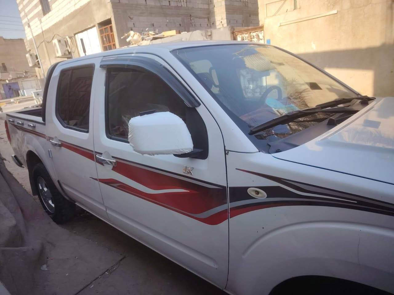 سلام عليكم سياره نيفاره حلوو وجديده سياره مال بيت ما متعوبه سياره مكفوله بيها مكانت بارد قليل سياره موديل 2011 تخم تأير حدايديه جديده تبريد ثلج 🥶 كهربائيات شغاله كلها سعر 88 مكان البصره بس شراي ينتصل رقم الهاتف ***********
