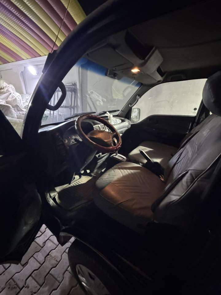 السلام عليكم للبيع كيا حمل مديل2008 كصه متؤمه وكامله اربيل طبق الاصل وحصه كاز السياره حلوه وجديده وجاهزه تبريد والمكينه وكير جدد فقط الامرايه جهة السايق مكسوره كير أوتوماتيك سعرها 65 وبيها مجال مكانها نجف ***********
