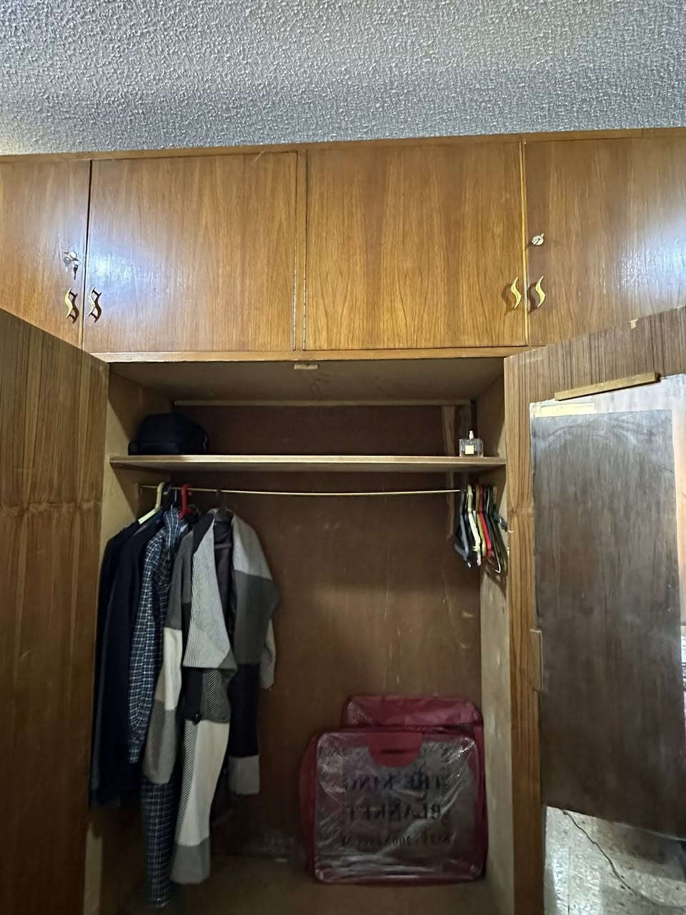 كنتور اربع بيبان صاج ( تكمة) 190 وبي مجال
كنتور ابو بابين صاج (تكمة)90 وبي مجال 
عربة تقديم ب 40  وبي مجال 
للجادين فقططط


**إذا كنت صاحب هذا الإعلان وتريد حذفه لأي سبب، رجاءا أرسل رسالة إلى الدعم الفني**