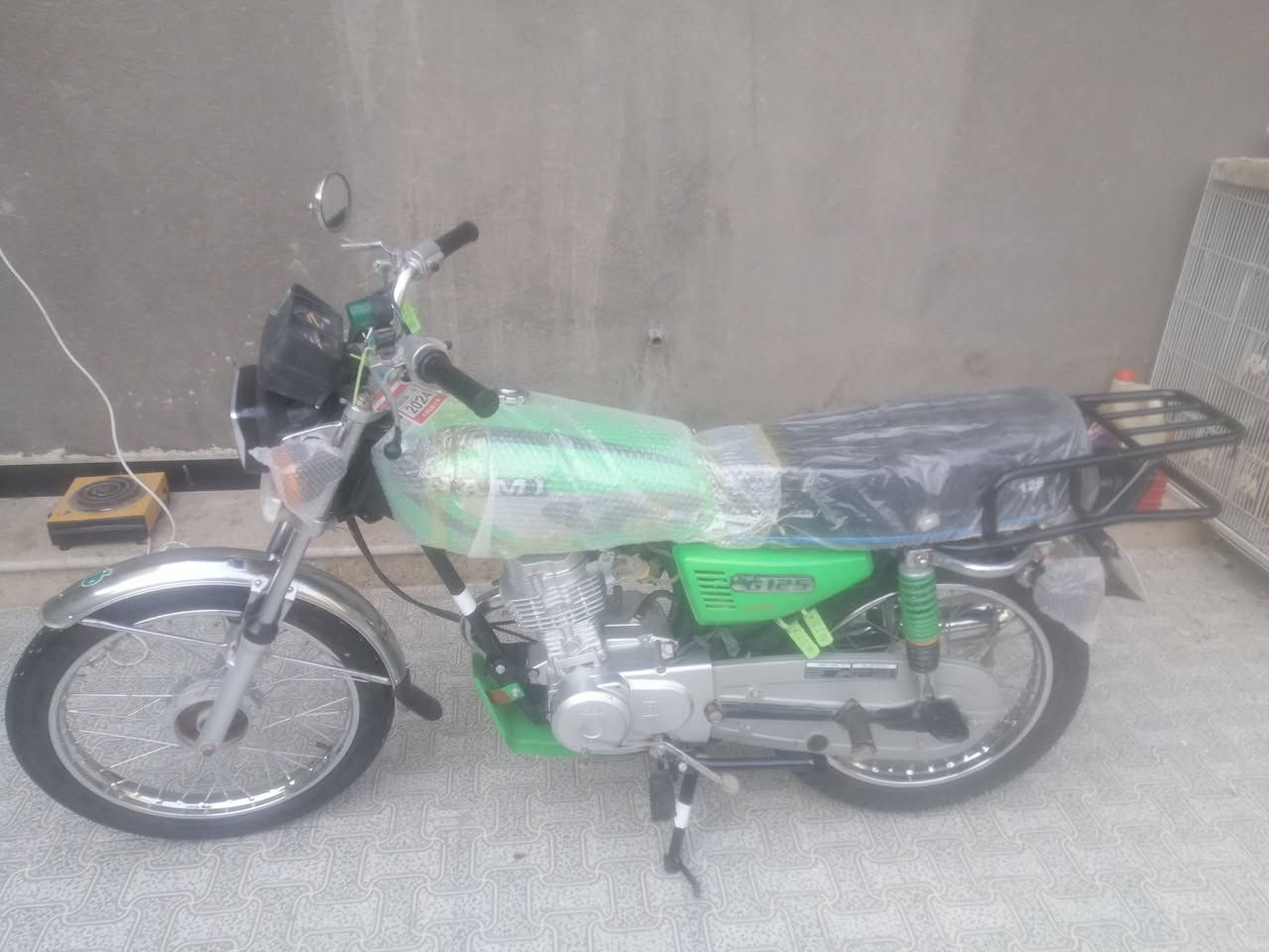 سلام عليكم،، دراجه للبيع تعمير شلامجه ٢٥ كفاله عامه،، وشاصي ارشه ١٥ اوراق اصولي بوري رفيع وشيال ربع بلاد مو تحوير،، الوان اخضر بالاوراق جاهزه للرقم الاستفسار اكثر ع الرقم التالي *********** مكاني السماوه وتساااب
