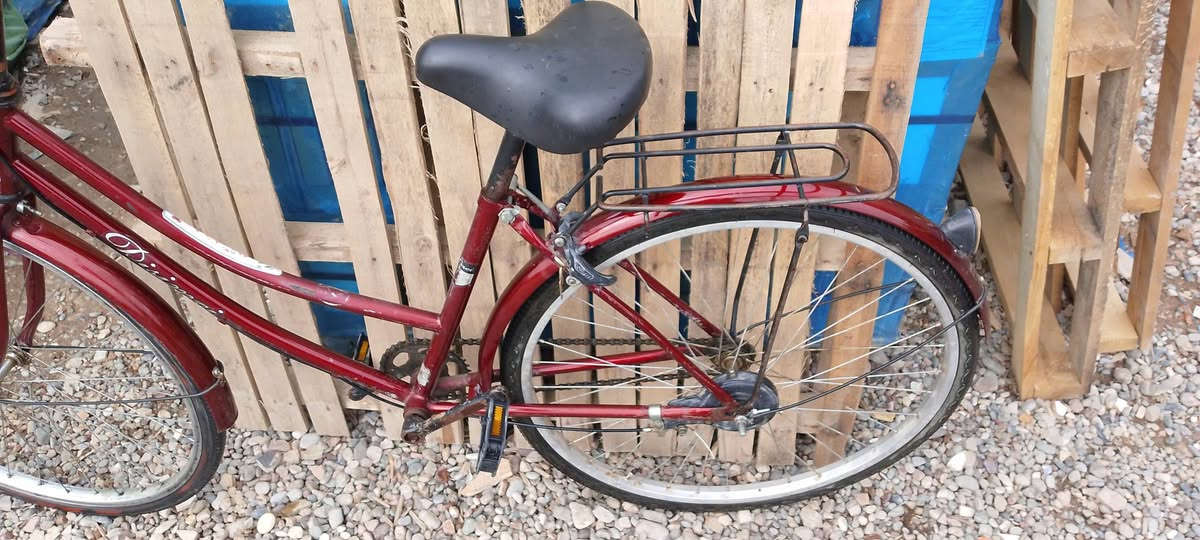 بايسكل حجم 26 للبيع 60الف بي مجال ***********
