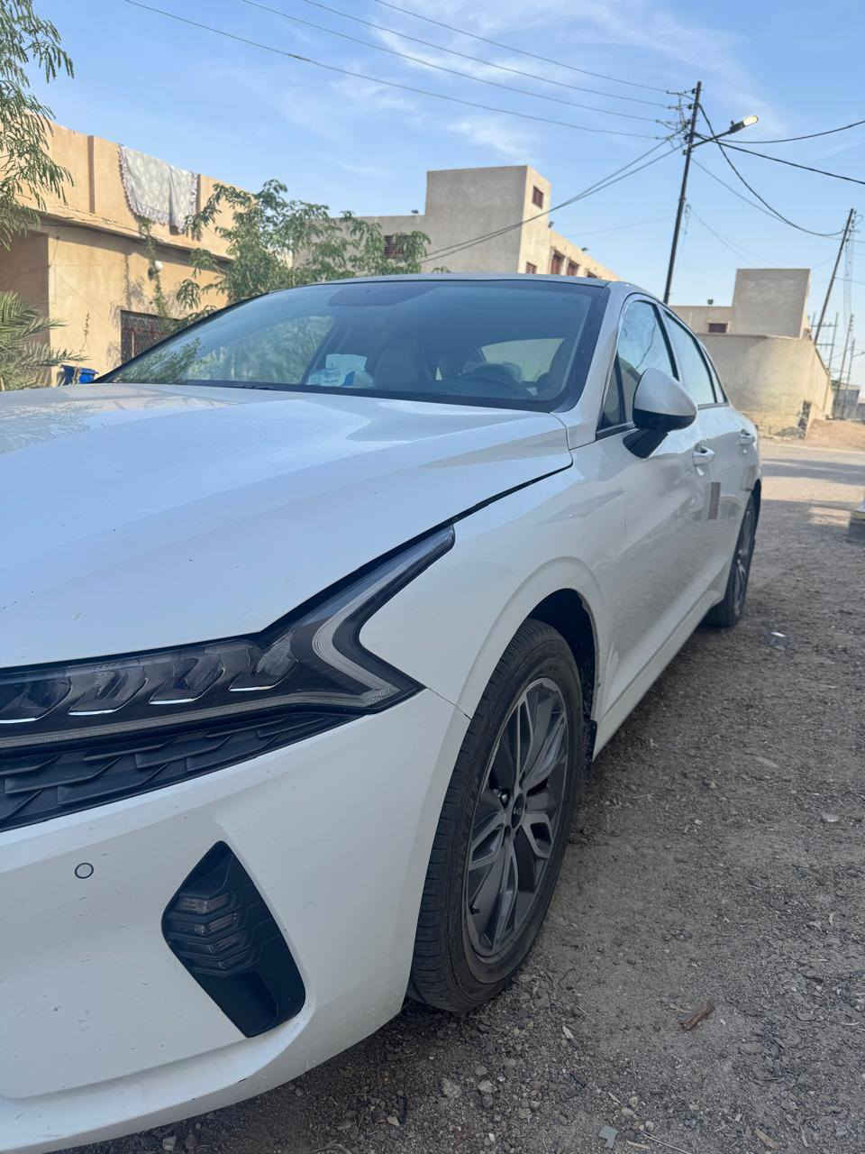 السلام عليكم
سيارة k5 gt line  للبيع فقط 
موديل 23 وارد خليجي رقم اربيل الجديد 
السيارة مكفولة كفاله عامه من كلشي 
السيارة جديدة واحله من الصور 
مواصفاتهة للاخير 
كاميرا خلفية 
سقف بانوراما 
صندوق كهربائي 
كاميرا 360
مستشعر وقوف 
تدفئه وتبريد مقاعد
مثبت سرعه 
التحكم في المنحدرات 
عرض المعلومات على الزجاج الامامي 
المصابيح الاماميه لد 
التشغيل عن بعد 
شاحن لاسلكي 
ومواصفات ماتخلص كلشي تريدة بيهة 
المكان البصرة 
والسعر 204 وبيهة مجال حق الجية 
للاستفسار 
*********** متواجد واتساب
