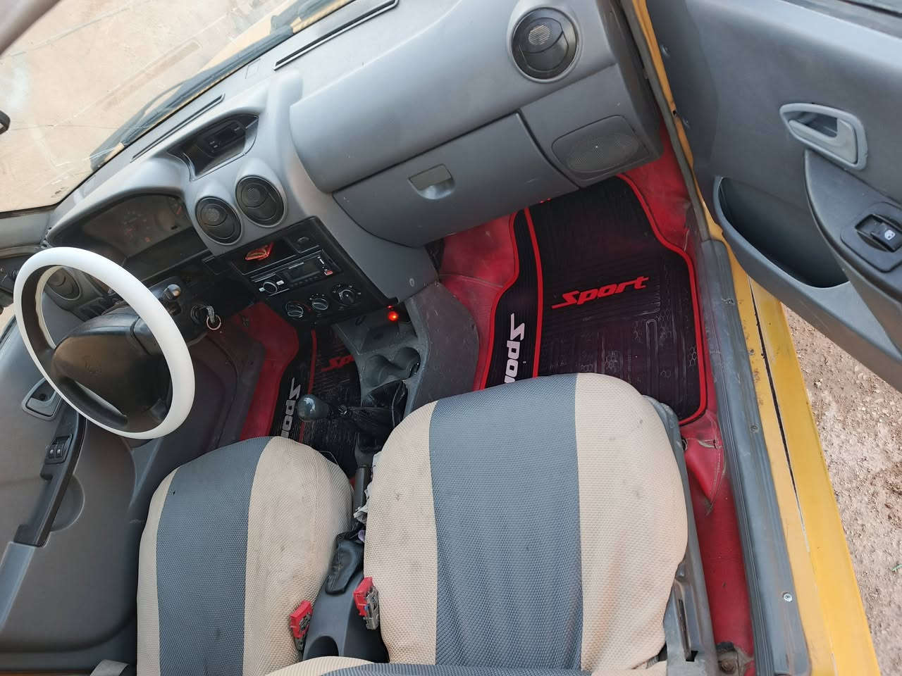 السلام عليكم سياره موديل 12تخم تايرجديد حداديه جديده السنويه لل27 مكاني بغداد لسعر (27)لهاتف***********
