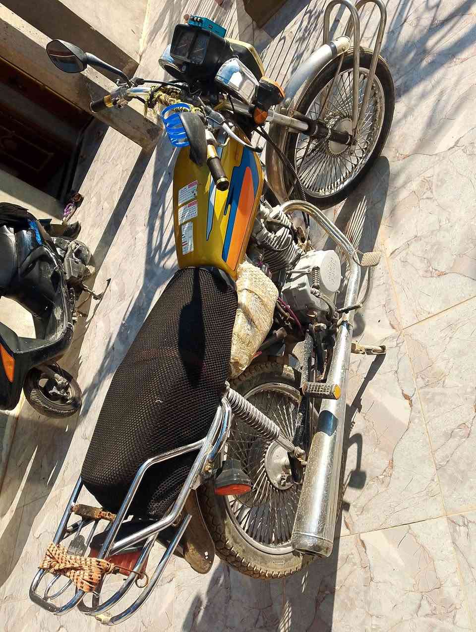 للبيع موتور اوراق موجود ***********
