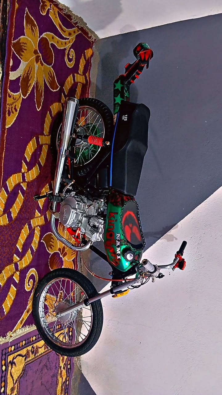 السلام عليكم دراجه للبيع نامه اوراق سكنر موديل 25 كلها ما بيها نقص كله جديد المكان طويريج السعر 575 وبيها مجال شراي تدلل ***********👌👑
