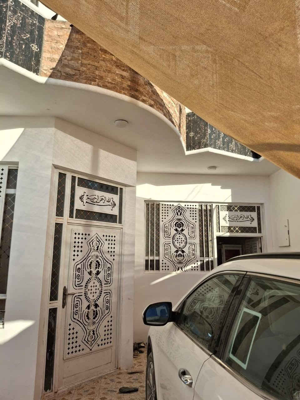 دار للبيع

مثنى خلف الخضراء

بصف ركن مقابيل المدارس 

175 متر

طابقين 5 غرف وباقي التفاصيل كامله

شغله حلو شغل جناي

فارغ او جاهز
للأستفسار  ***********
