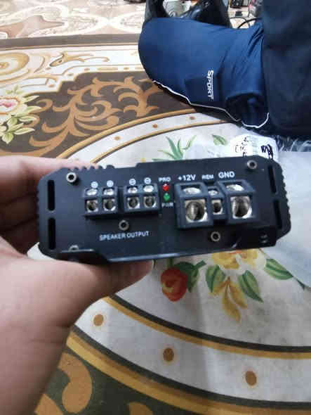 جهاز مكبر صوت للسيارات أمبليفاير BEMINES TSA-1200
نظيف وشغال 100%، صوت قوي مرتب.

سعر 35 وبي مجال بصيط. أي استفسار *********** واتساب عمارة
