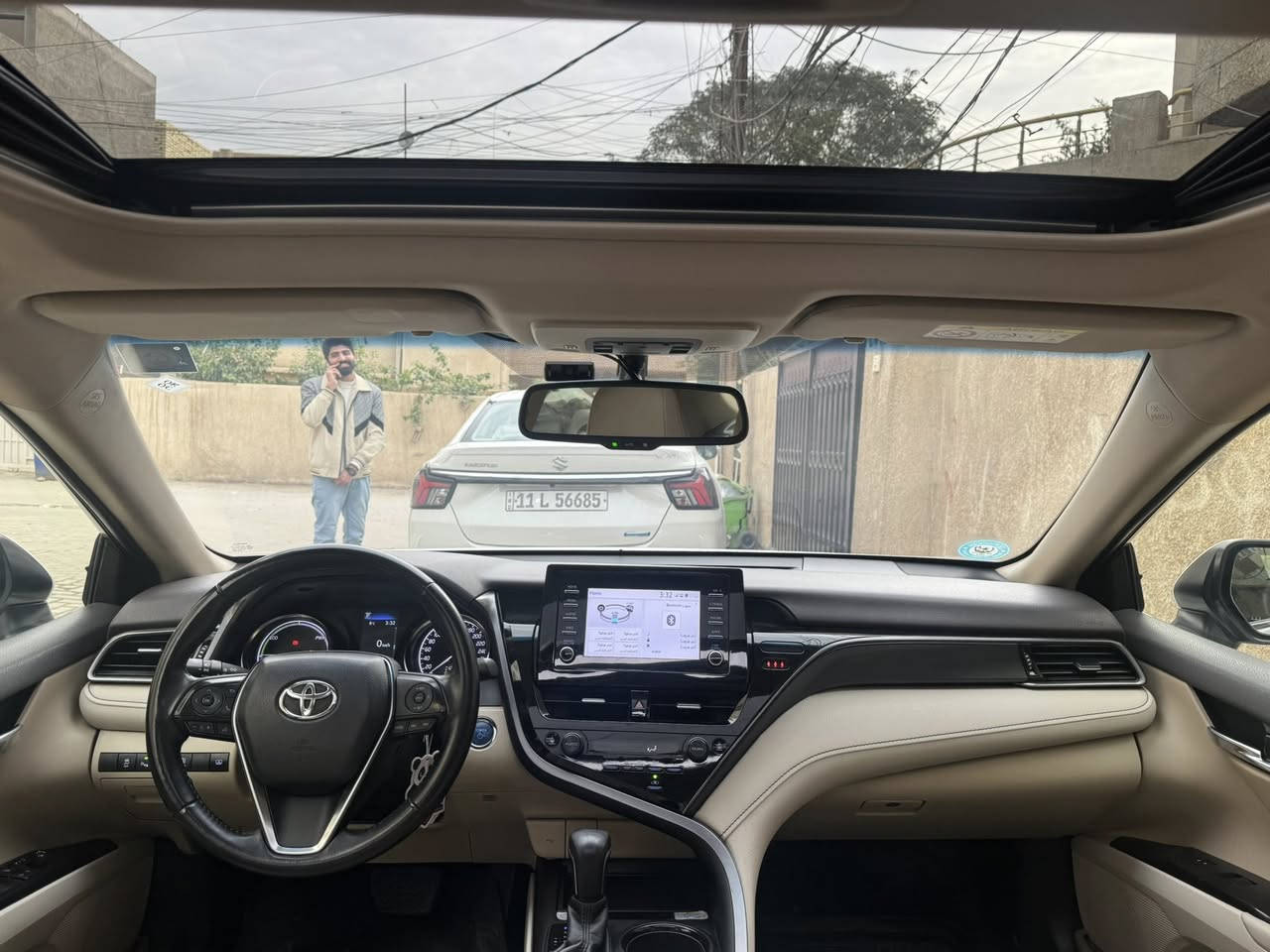 السلام عليكم للبيع كامري عبد اللطيف جميل هايبرد فول مواصفات موديل 2023 مكفوله كفاله عامه ماشيه 18  للاستفسار *********** بغداد السيديه
