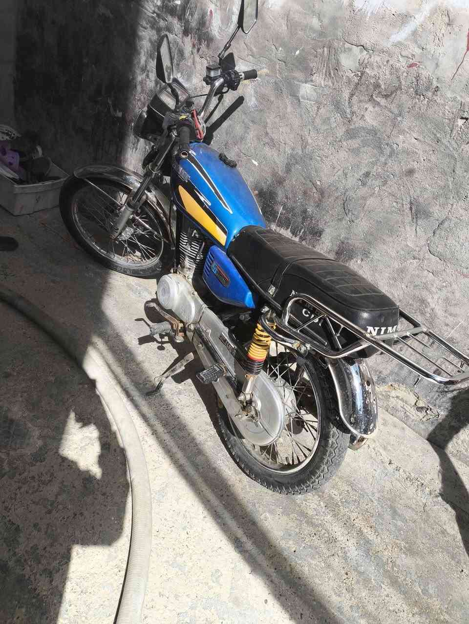 سلام عليكم نامه اربعه كير اوراق اصولي اريد اراوسهة خمسه كير لعنده يتصل الرقم ***********
