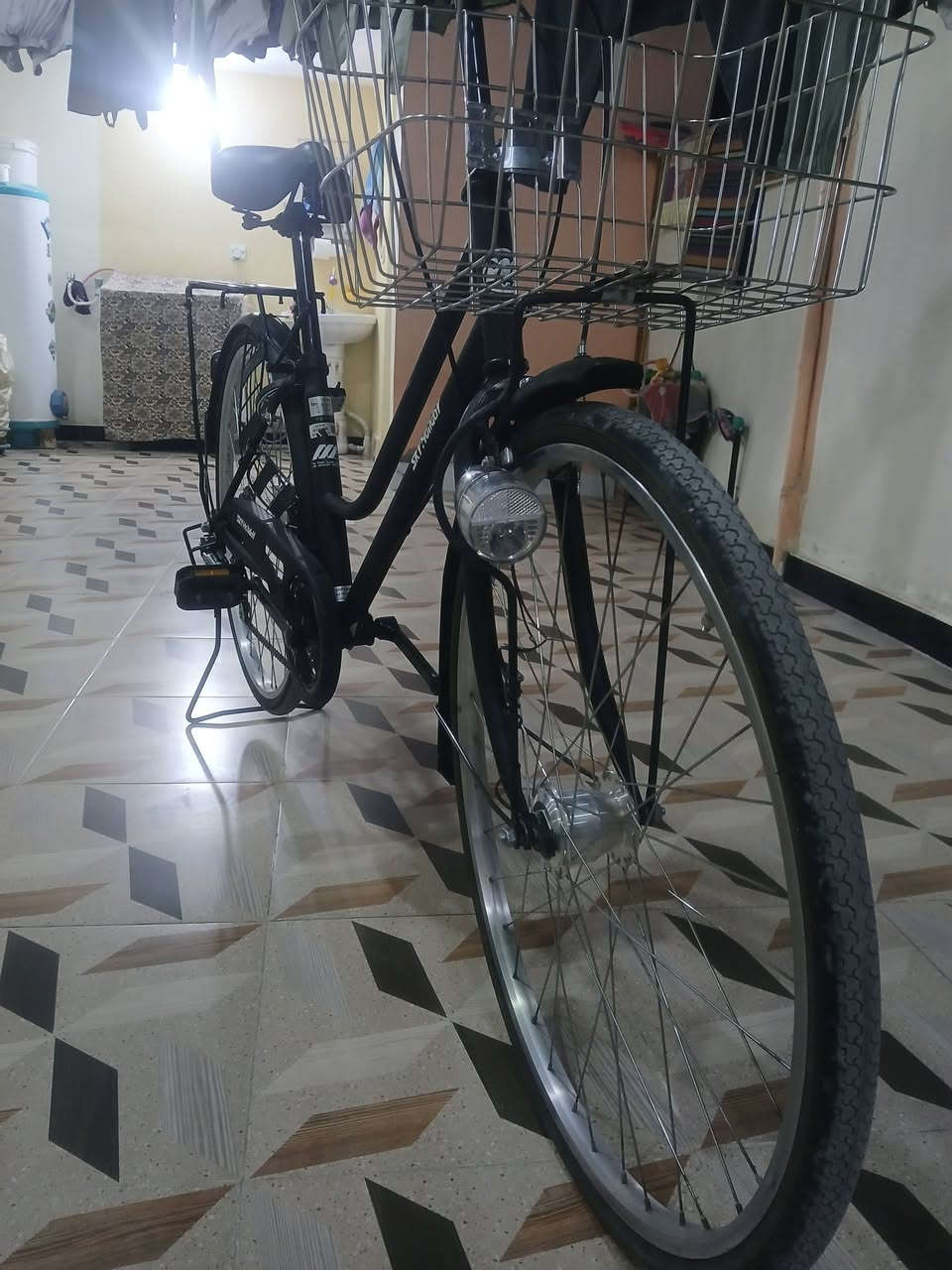 للبيع بايسكل كلش جديد حساس بداله لايت كله شغال للإستفسار على الرقم ***********
