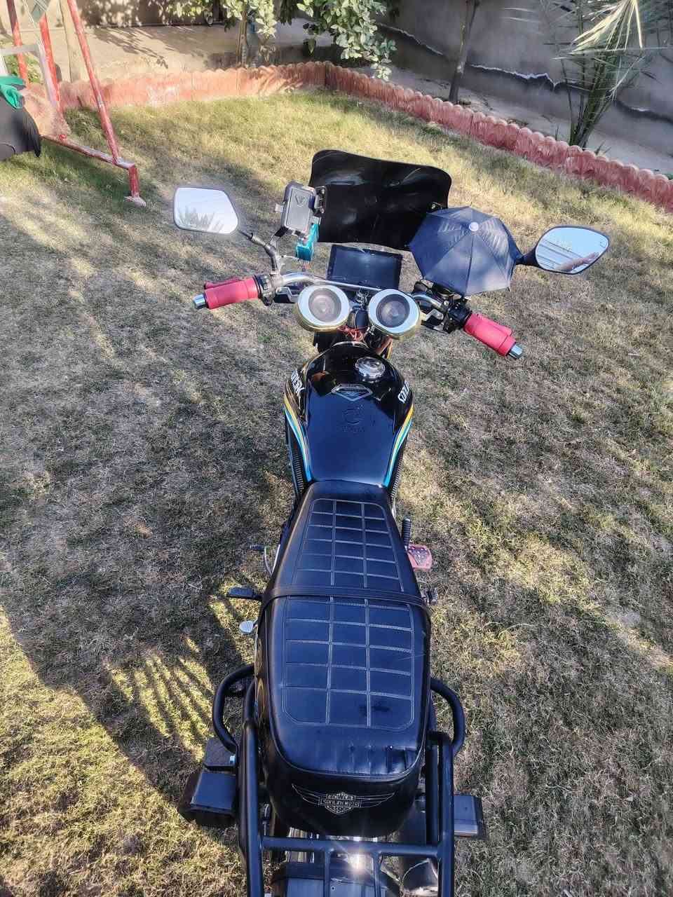 السلام عليكم سيفان مديل 25 محرك 200ضاغطة وزنجيل دراجة على وضع الشركة شرط مكفولة كفالة عامة ماشية 2000 موجود واتساب ***********
