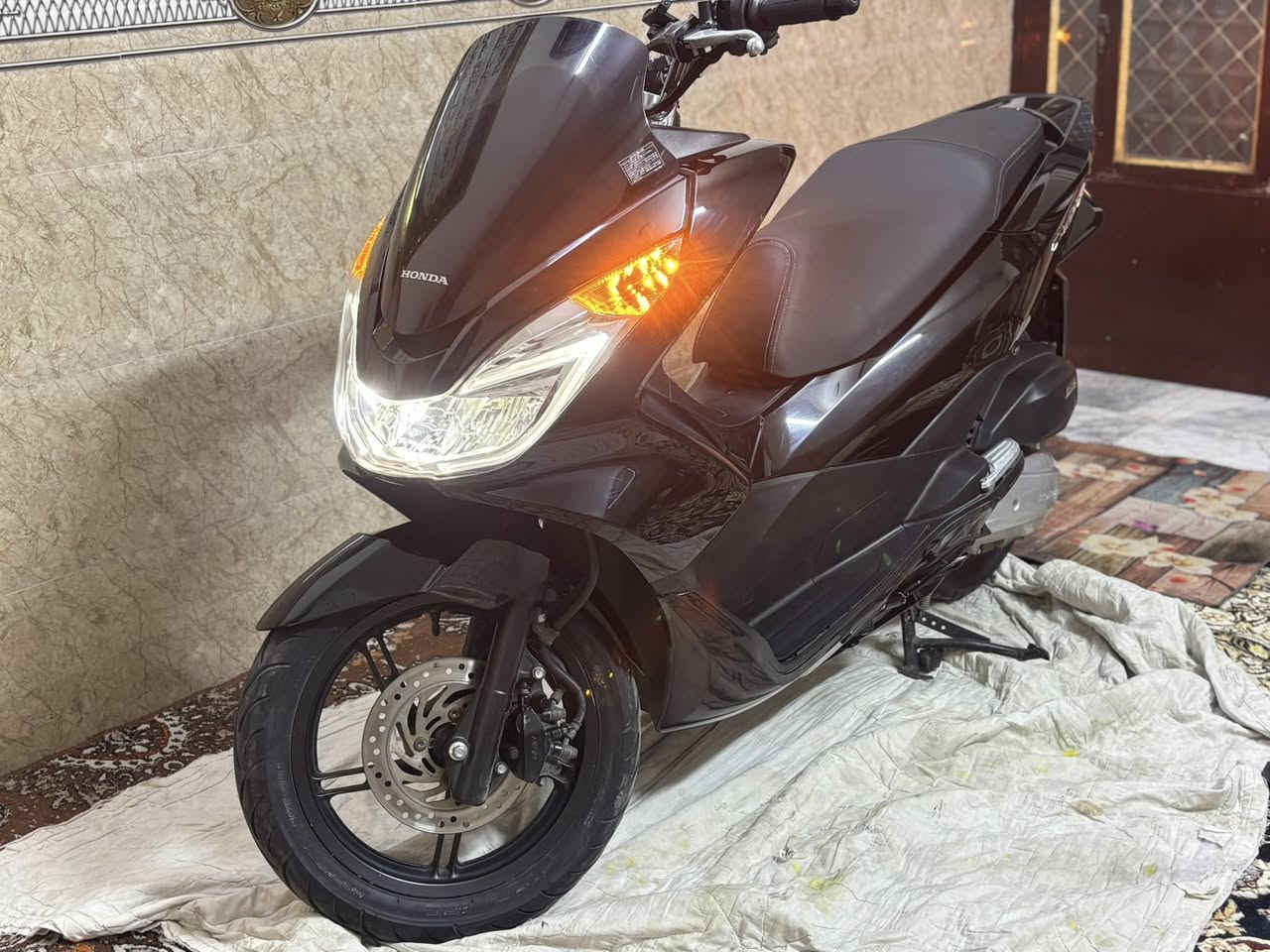 سلام عليكم دراجه bcx150
الدراجه المكاتبه تشهد شوكت نازله قبل شهر نازله 22

تتفئه بل اليدات دراجه نضيفه تخبل وبل العافيه على الياخذها 

سعر الدراجه 19وبها مجال حك الجيه

***********
