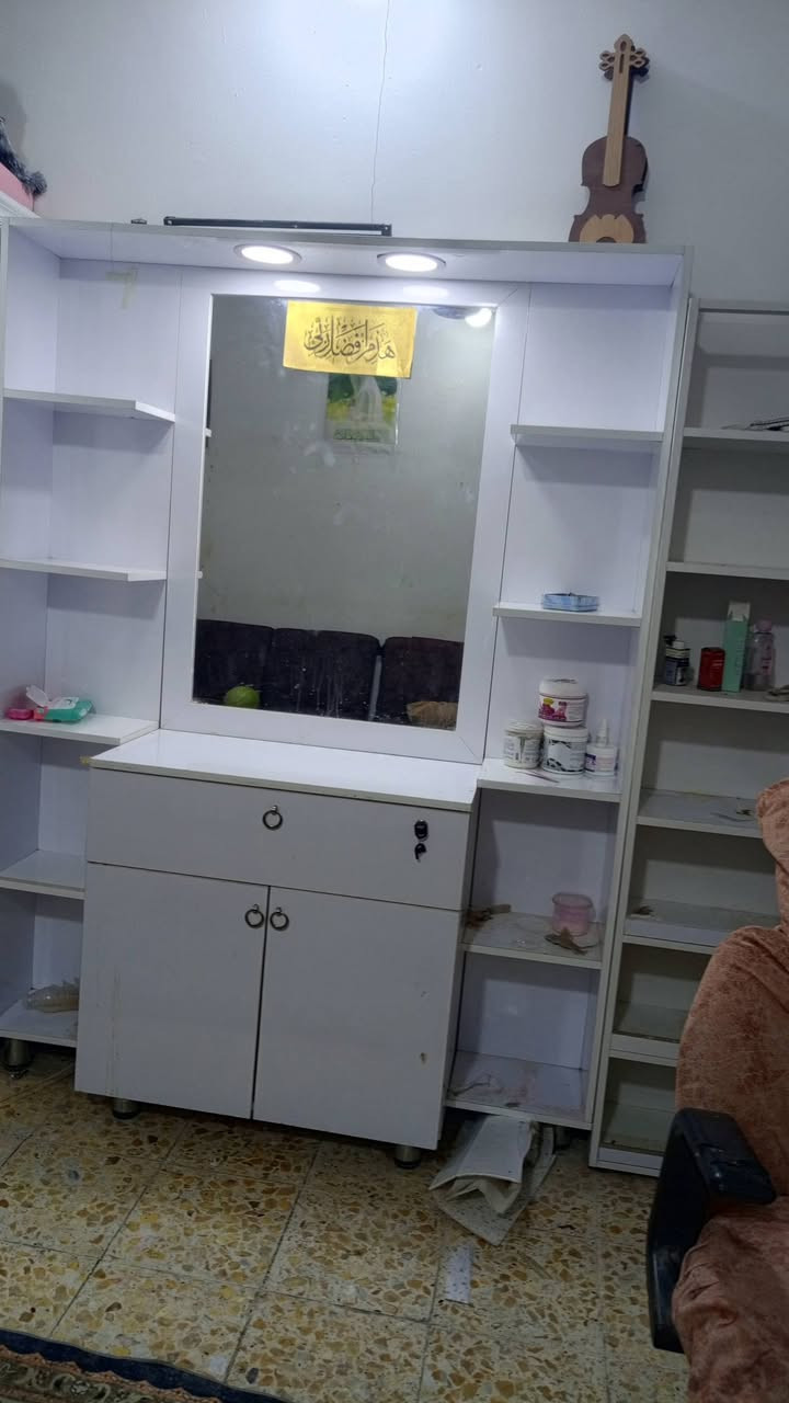 مستعجلين ع بيعتهن الفاترينات الوحده 30قفل تسكام ميز المرايه اخو الجديد تسكام 200وبي مجال الفاترينه الزغيره ب 5000الكرسي شغال بس يرادله دوشمه اني مغلفته مامبين ثنينهن 20


**إذا كنت صاحب هذا الإعلان وتريد حذفه لأي سبب، رجاءا أرسل رسالة إلى الدعم الفني**