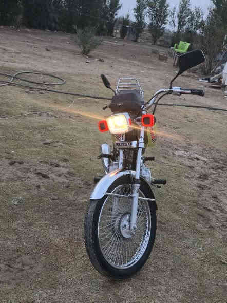 السلام عليكم دراجه نامه للبيع موديل 2020 دراجه نضيفه اوراق اصولي. مجفت فقط بوشه وبستم كهربائيات شغاله
مكاني ناصريه قلعه سكر مكلف بنشر. سعر 550 وبيها مجال بسيط 
للتصال.. ***********
