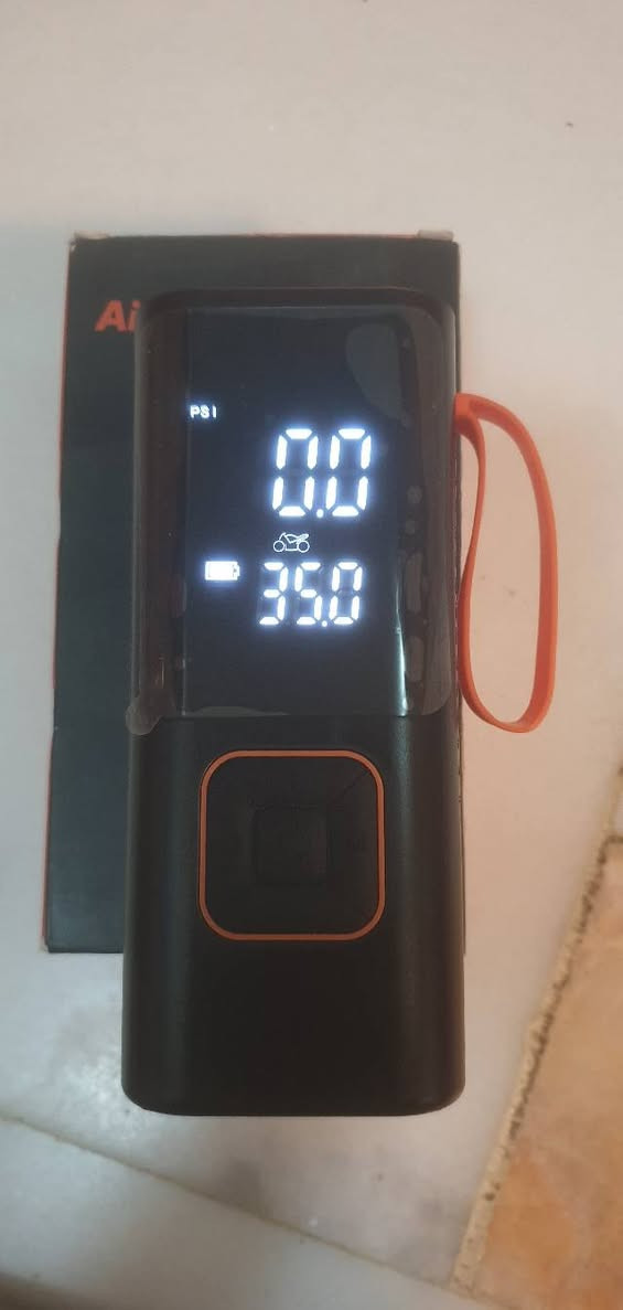 منفاخ دراجات و سيارات اصلي ماركه مال امزون استيراد الوربه  وبي لايت والهوه ماله كلش قوي ووزنه ثقيل سعره 40 ماعندي توصيل مكاني بغداد البلديات ***********
