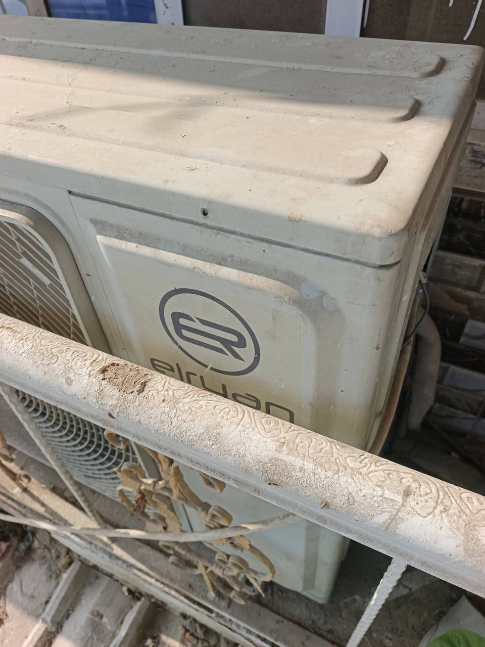 السلام عليكم سبلت كنتوري ريان 3طن مستعمل نضيف بس بارد ٤٧٥ بي مجال كلش بسيط بغداد بياع *********** مال بيت عله فحص تاخذه وتساب متوفر بس بارد سبلت
