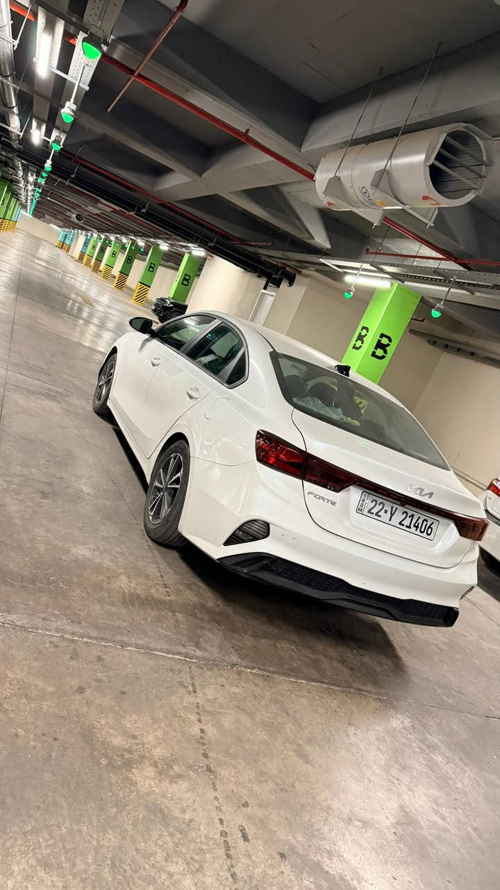 كيا فورتي 2024
السياره وارد أمريكي رقم أربيل. 
ترقيم جديد قبل يومين اترقمت 
هره وفحص وسنويه وأرقام كل جديده 
مواصفات. 
شاشه ابل كاربلاي
رادار امامي خلفي جانبي
توقف ذاتي 
قياده اليه 
محرك 2000دوش
كير سرعات
اشاير بالمري 
ويل كب بلادي
وباقي المواصفات المعروفه
السياره جديده بكل معنى الكلمه
حادثها جاملغ وبنيد بدون دواخل وجاملغ الباب بيهم شخط وانصبغن 
ايرباك سترين وراجع سستم
السياره ماشيه 14 الف فقط
السعر 137 
مكان السياره بغداد حي الجهاد 
***********
