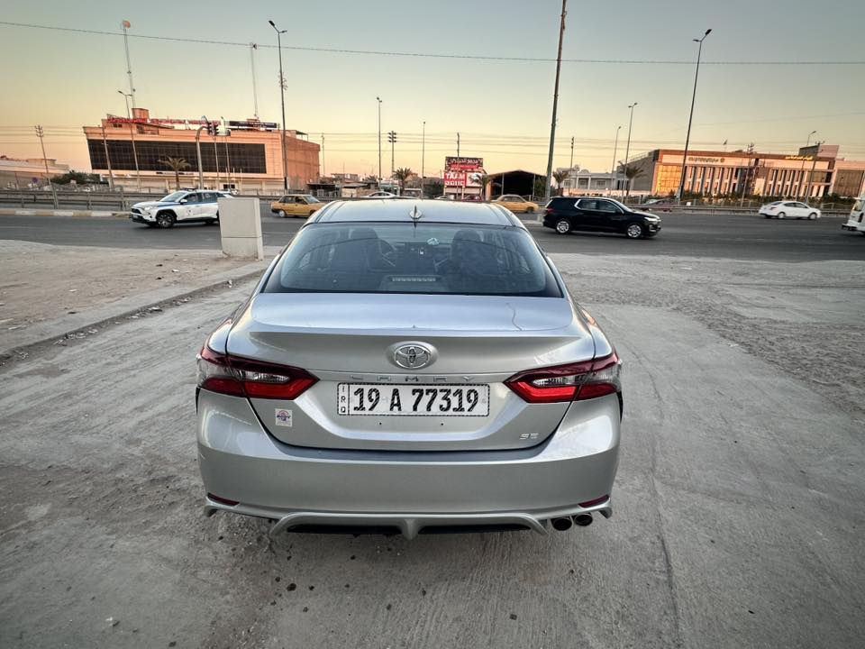 تيوتا كامري موديل (2023)SE 

( المواصفات  )
لون السياره (فضي لامع)

ماشية40

شاشة جبيرة. 

نضام car play + AUTO ANDROIOD

نضام خرائط وانترنيت 

نضام ABS

كاميرا دوارة

اوتو هولد 

كشن كهرباء 

منافذ شحن 

شفتات استيرن 

اشاير بالمري الجانبيه 

كشنات جلد اسود 

دركه جلد اخياط 

تحديد مسار

نضام مانع تصادم 

رادار امامي 

لايتات زنون عدسات عالي وناصي 

جي بي اس 

نضام نورمان ايكو وسبورت 

نضام مانع انزلاق   

محرك 2500 المرغوب مكفول هو والكير

(ملاحظة) ضرر السياره تبديل قبق جنطه وملاونين كلش قليل الجاملغات. 

السعر 210$ وبيها مجال للشراي

***********
