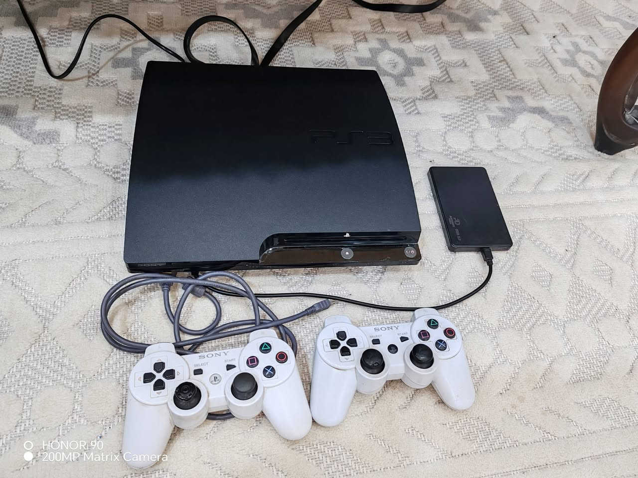 تحيه طيبه 
متوفر بلي ٣ للبيع PS3 SLIM مهكر
ذاكرة 320 كيكا
مع هارد
500 كيكا
السعر ١٣٥ الف وبي مجال قليل

PS3 SLIM 320GB
مع ٢ يدات وبي اكثر 70 لعبه
جهاز مامفتوح ونضيف 
مكاني نجف حي الميلاد خلف الملعب
***********
