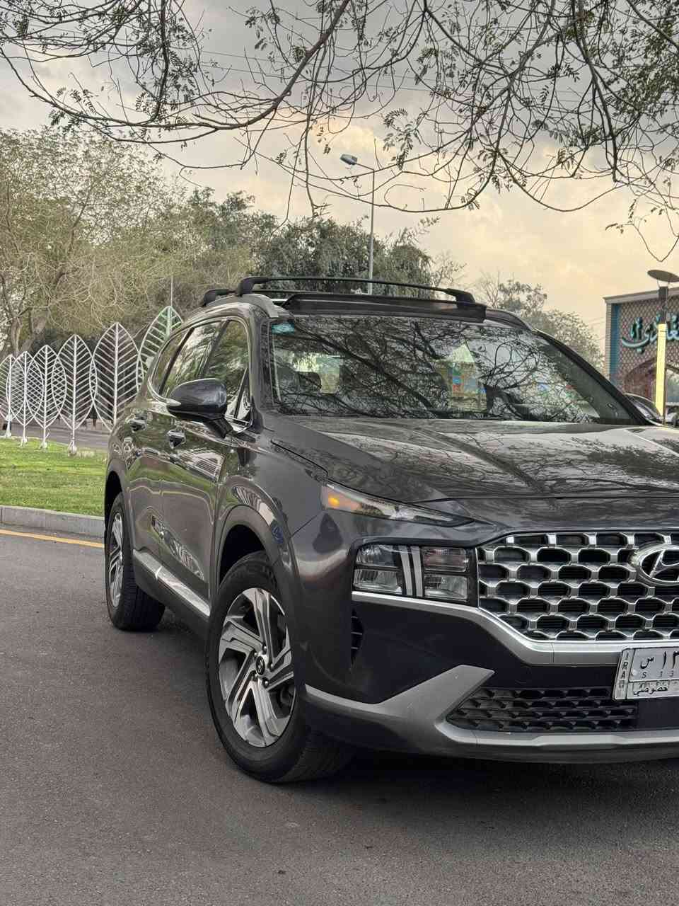 ‎🚗✨�هونداي سنتافي 2022 وارد أمريكي – رقم بغداد�لون مميز يخطف الأنظار 😍
🔹 فول مواصفات�🔹 سقف بنوراما�🔹 تحكم ستيرن كامل + شفتات�🔹 قيادة ذاتية + تحديد مسار�🔹 كروز كنترول�🔹 شاشة كبيرة Apple CarPlay�🔹 كير دكم + سايد بريك دكمة�🔹 جنطة كهرباء + بردادات خلفية�🔹 داخلية جلد + كشنات كهرباء�🔹 محرك 4 سلندر اقتصادي�🔸 كاميرا خلفية + 360 �🔸 تشغيل بصمة �🔸 تشغيل عن بعد�🔸 نظام نقاط عمياء�🔸 تحذير اصطدام أمامي�🔸 إضاءة LED�🔸 مرايات كهرباء �🔸 نظام صوتي عالي الجودة
📌 ملاحظة: بيها قطعة صبغ واحدة + ايرباك ستيرن
🔥 سيارة كاملة من كل النواحي – رفاهية 
 
***********
