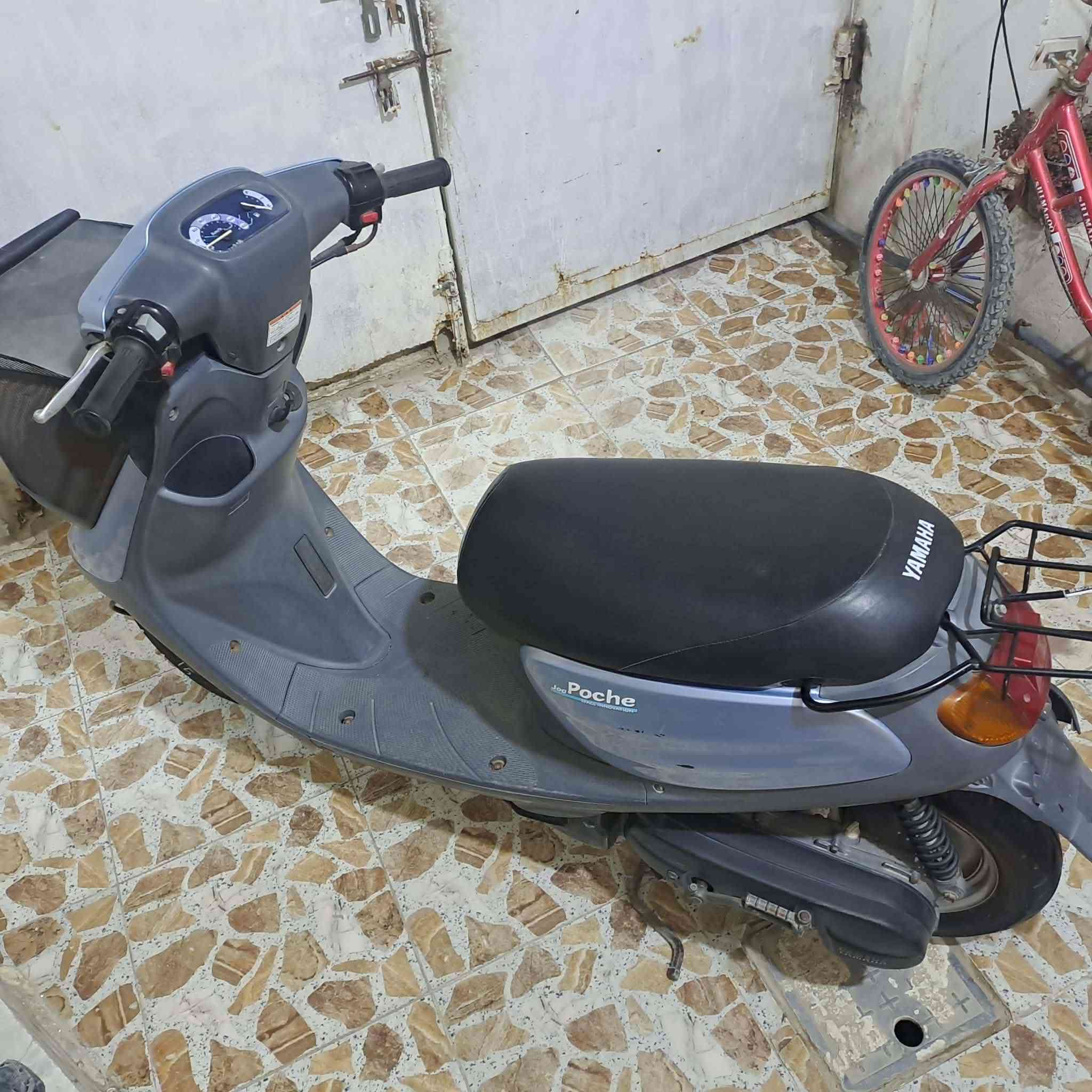 سلام عليكم دراجه منغولي البيع الدراجه صارلهه سبوعين من طالعه من المعرض جديده ابمعنه الكله بس اشتريد سياره واريد ابيعهه كلهه شغاله الدراجه لايت اشاير هورن كيج بانزين بس كيلو متر واكف مكاني حي الحر مقابل جامعت اهل البيت الرقم ***********
