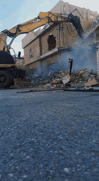 هدم وتفليش • رفع انقاض • بالمواد بس