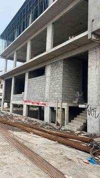 اسطى بناء متفرق الي محتاج يتصل07829161349