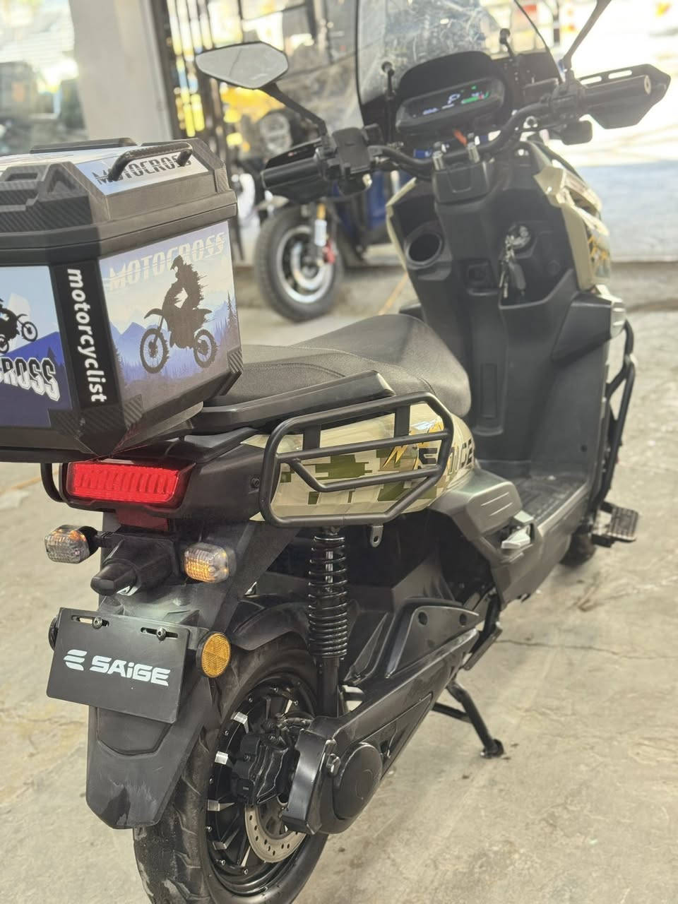 دراجة أباتشي. حديث 💢
مواصفات/...💫 أباتشي حديث. 

1.موديل 2025💯

2. مانع سرقه 💢

3. دبل اشاره 💥

4. تحكم عن بعد 💥

5. تشغيل ذاتي 💯

6. + لايت كدام و وره 💯

7 - 3 سرع دراجه فول سرعه .💢

8. 💫 بطاريات جدد عدد 6.     مسطرة.      بطاريات 

9. 💥 نضيف فول 

10  الماطور كامل 💢

11. موطور مستخدم نظافة 💯💯💯💯💯

12 كلشي شغال بي  🏷

_ _ _ _ _ _ _ _ _ _ _ _ مستخدم _ _ _ _ _ ...

ملاحظه/ 🖐👉

               💢الماطور مستخدم💢

السعر  《خاص    》 🔒💲💸

للاستفسار أكثر 《خاص》📩

*********** بي واتس

***********
