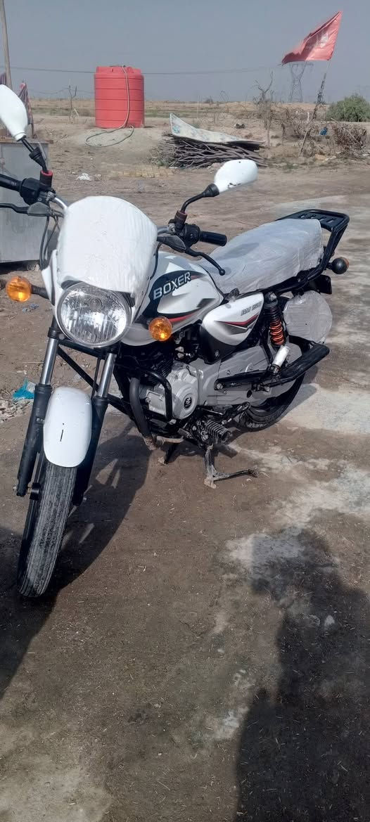 السلام عليكم دراجه للبيع موديل 23 نثيف دراجه جديده مقفوله من كل شيء اوراق مكاني القرنه الثغر سعر 1,550 رقمي ***********
