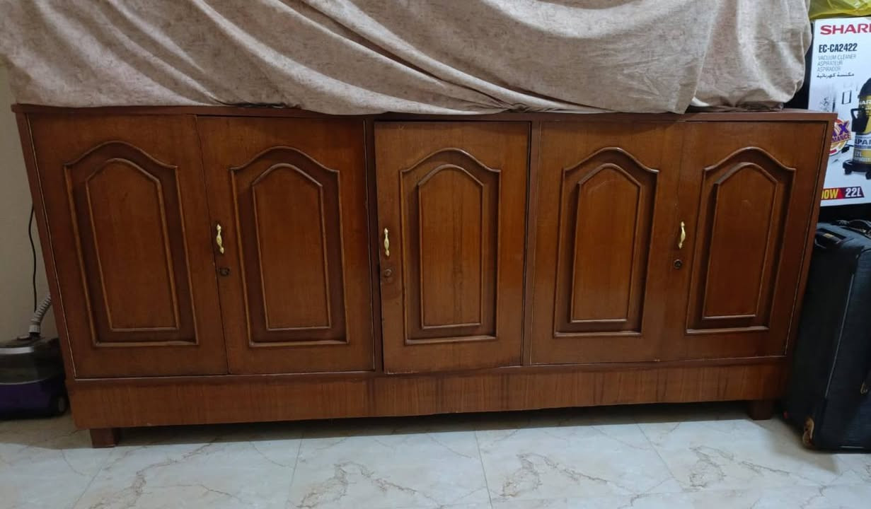 السلام عليكم بوفية للبيع نضيفه السعر 100 قفل للاستفسار ***********
