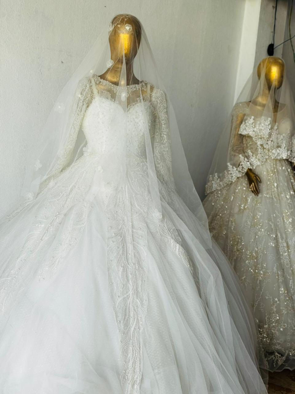 السلام عليكم
بدلات اعراس وحنه هنه ولعابتهن للبيع ب اسعار مناسبه 

ملاحظه / البدلات بعدهن جدد يعني متأجرات ٣ مرات وقسم من البدلات بعدهن حتى ما تأجرن يعني جدد 

للاستفسار التواصل على هذا الرقم *********** واتساب فقط
