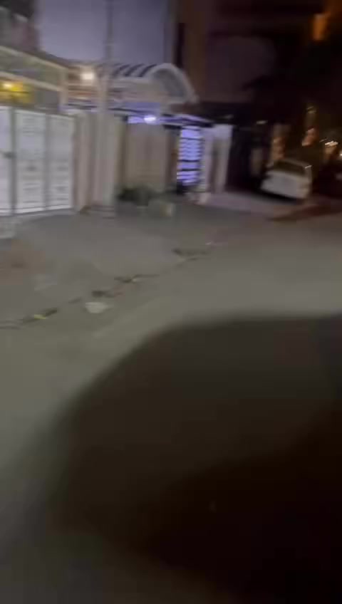 🔺🔺
بيت للبيع ركن 
مساحة ٤٧م واجهة ٥م 
الاعظمية قرب مستشفى دجلة اومدرسة الصفا 
للاستفسار 
***********
