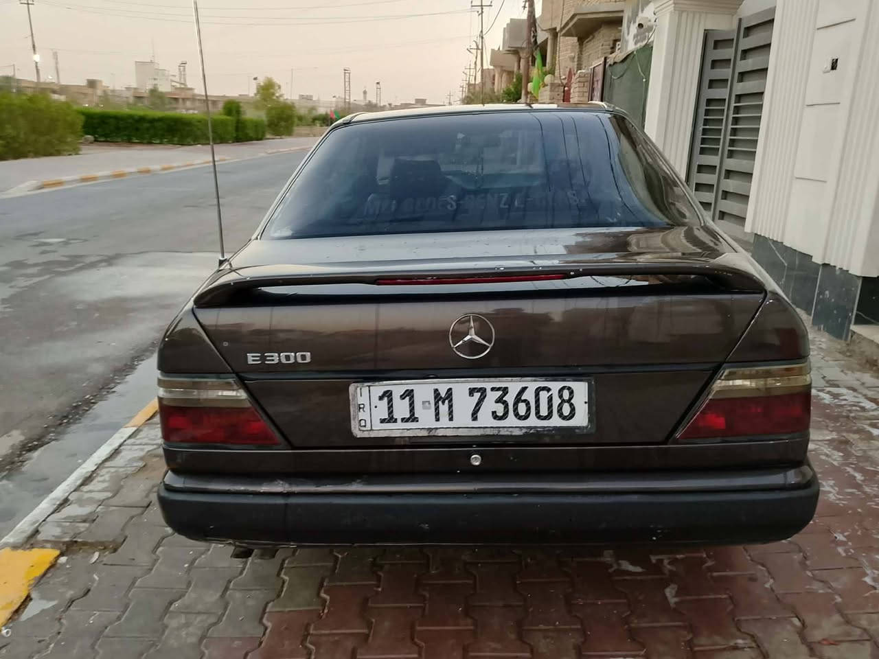 مرسيدس دب كوبيه
مكينة بلاد ٣٢٠ خراطيم نظيفة جدا
تبريد شغال
تخم تاير جديد ٨ طبقات
شاشه لمس ووجه جديد 
كامرا خلفية 
لايت زنون مع مازدات اصلية 
بك لايت محدث رياضي 
سنتر لوك 
ريموت عن بعد
ويل ١٦
رقمها بغداد باسمي
 سنوية وهزة قبل شهرين مجددة
كشن كهربائي 
فتحة بس وكفت بيها عتلة
محدثة ٩٤
مسجل موديلها ٨٨
مصبوغة عام 
جام كهربائي 
صدرها ممتاز 
دواخلها وسط
وعندي بيبان ٢ نظيفات جدا ضامهن احتياط
السعر  على 69 ورقة 
التواصل 
الهاتف ***********
المكان كوت
