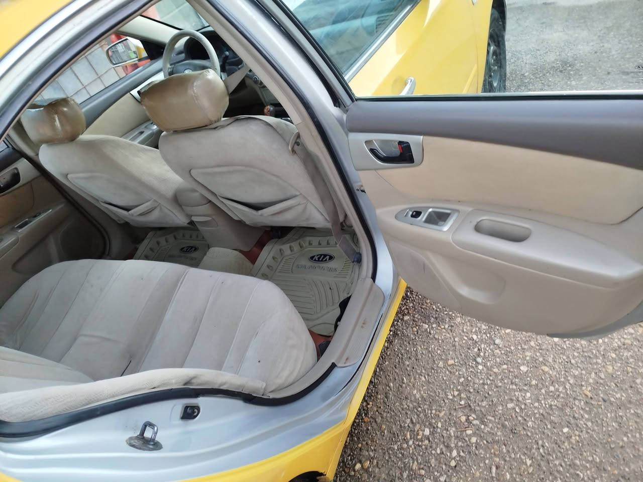 السلام عليكم ورحمة اللة وبركاتة من رخصة صاحب الكروب كيا اوبتيما 2008خليجي محرك2000بيه جاملغ امامي صفحة السائق معمرنفسيته سياره جاهزه محرك وكيروحداديه وتخم تاير تبريد ثلج سبيرجديدغرفته كلش حلوه سياره مامتعوبه العنوان ناصرية مركز المحافظه السعر105وبيه مجال الطيبين رقمي***********
