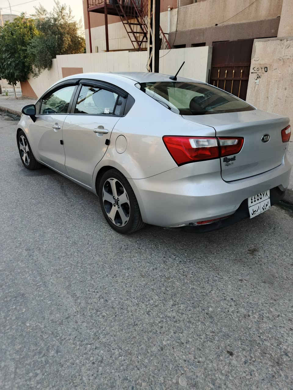 سلام عليكم
سيارة للبيع كيا ريو 2016
سيارة أربع قطع صبغ بدون دواخل
سياره كله شرط تبريد محرك كير 
مكانه موصل القادسية الثانية
سياره عليه غرام 8$ ورقات تنزل من سعر سياره 
تريد وكاله أو تحويل مباشر 
سعر 85
رقم الهاتف:***********
***********
