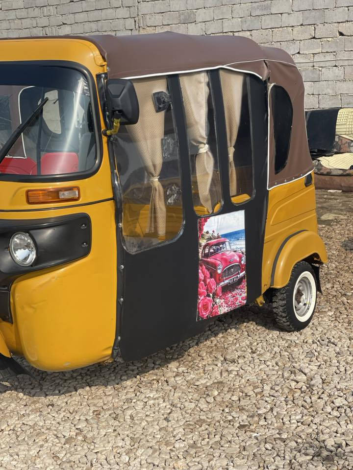 سلام عليكم تكتك للبيع موديل 21سنويه مكينه مامفتوحه كشر كدام عينك تكتك ماناقصها اي شي مكاني القاسم ***********
