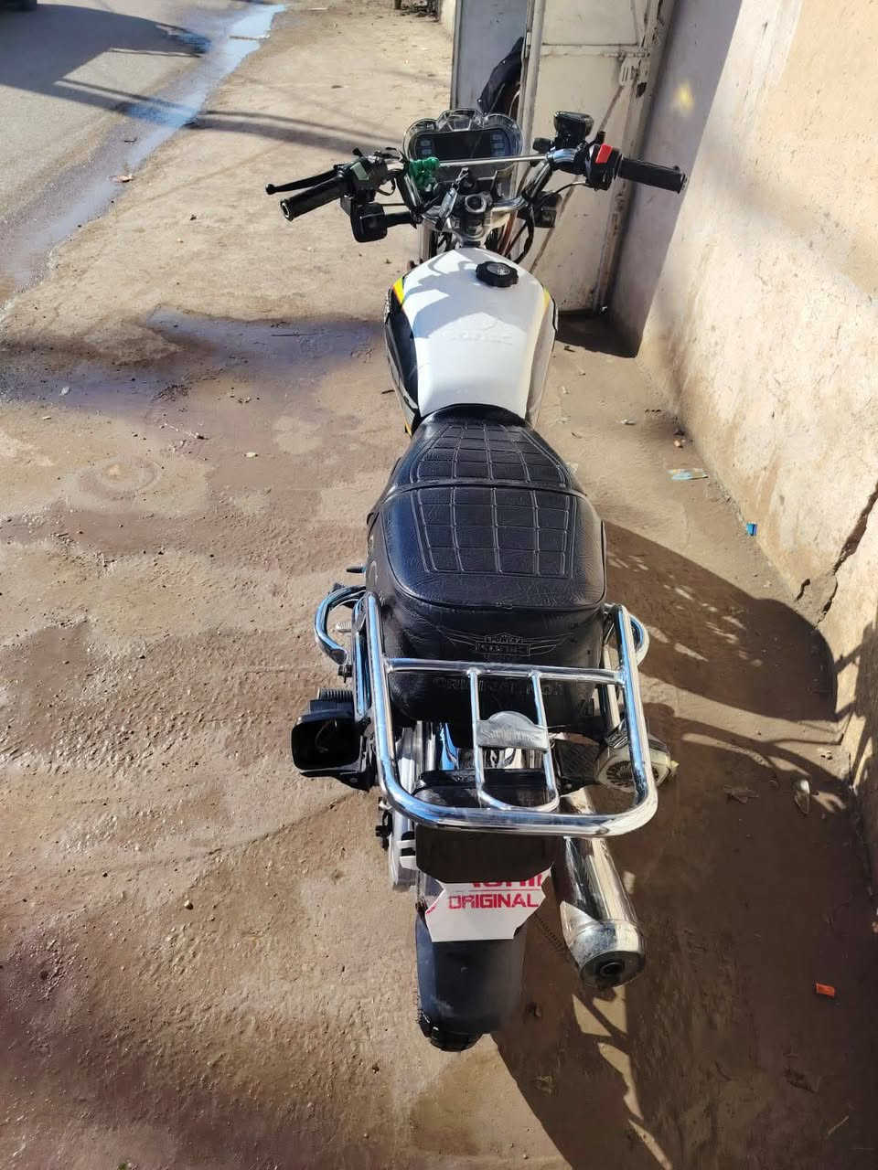 السلام عليكم درجة للبيع موديل 24محرك 200 أوراق كامله 5 دشبول طافي السعر 680وبيها مجال الرقم***********
