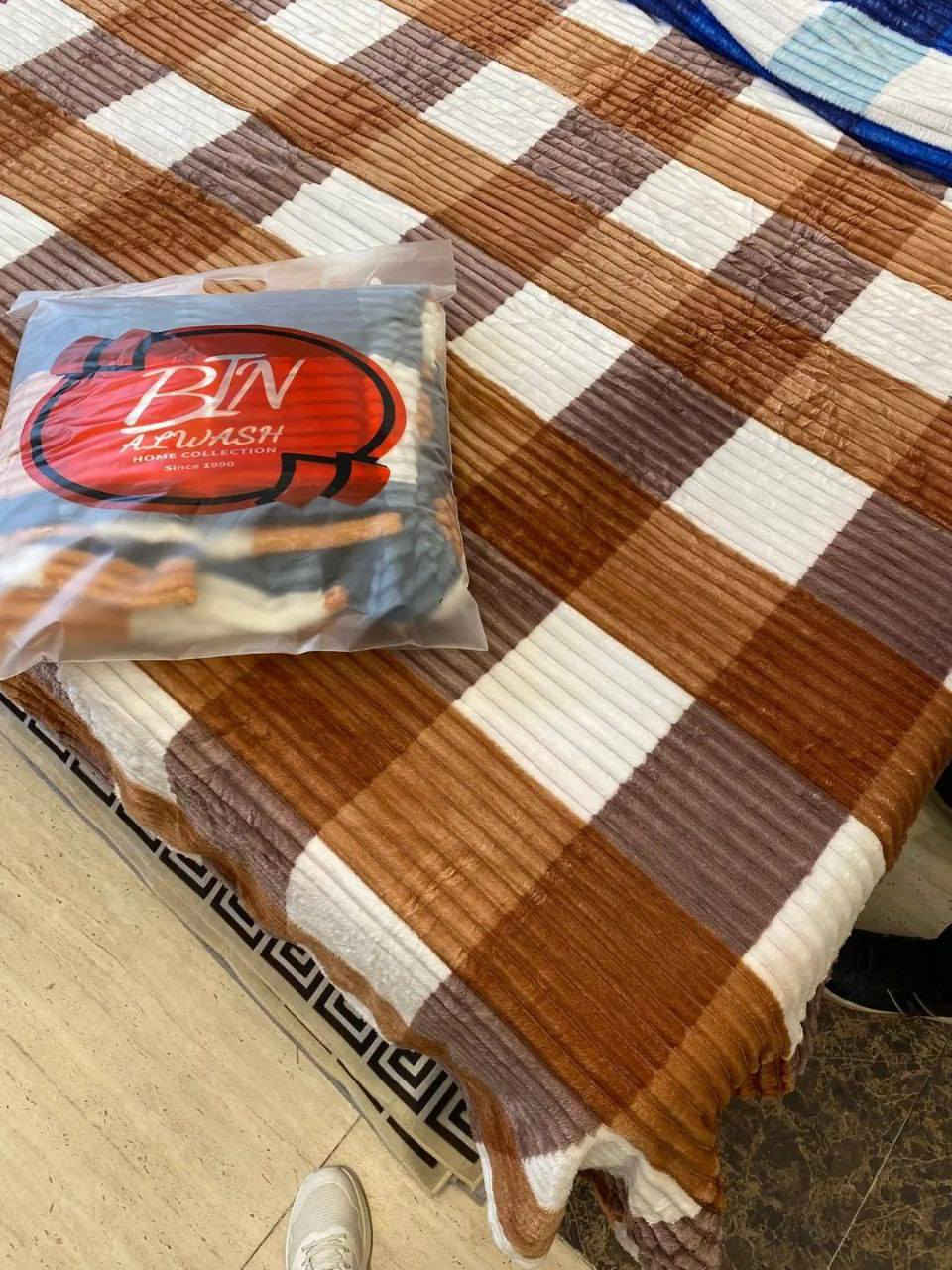 غطوه فرشه مخمل ناعم نفرين…
قياس/230*220

السعر 13 بغداد, العراق


**إذا كنت صاحب هذا الإعلان وتريد حذفه لأي سبب، رجاءا أرسل رسالة إلى الدعم الفني**